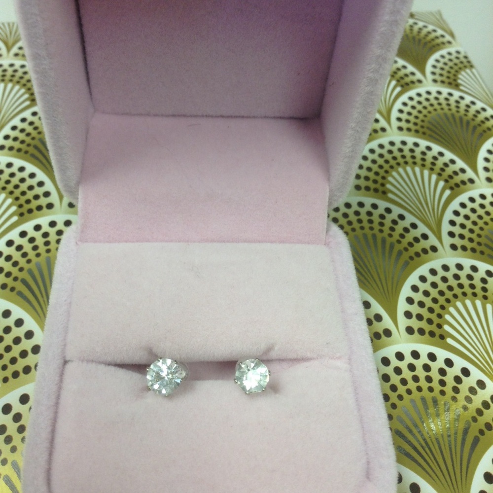 Small zirconia silver earrings